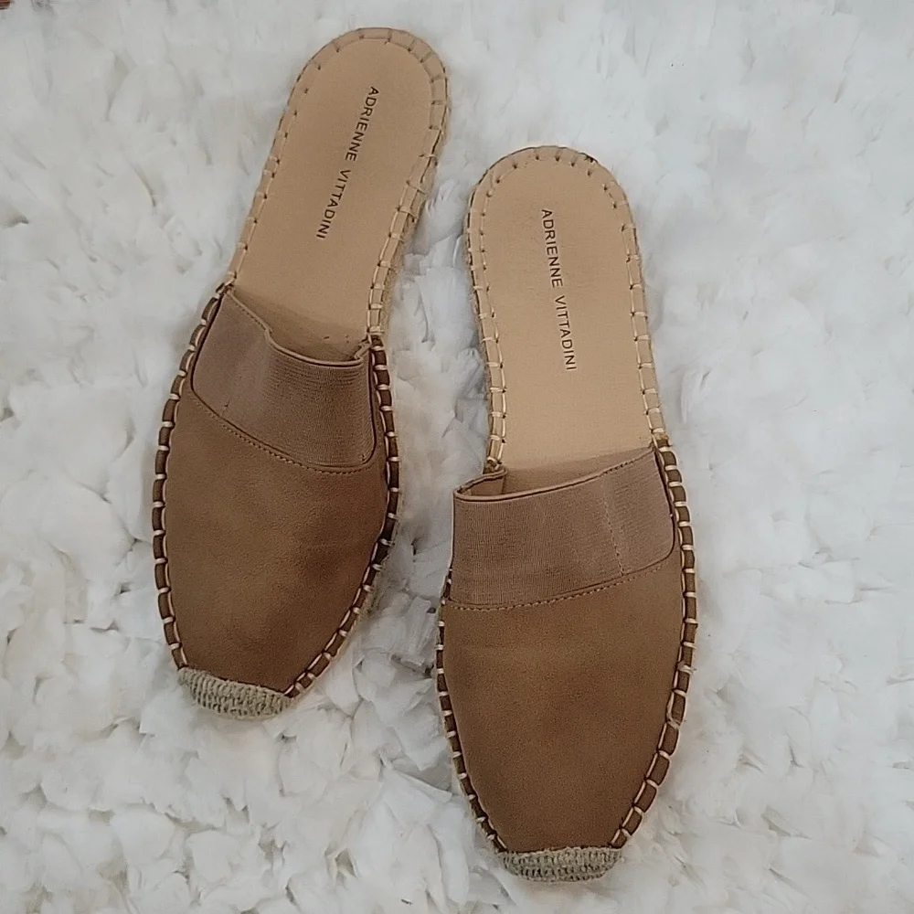 Adrienne Vittadini Arnie Espadrilles flat slip-ons tan size 8 New withou7 Tags…